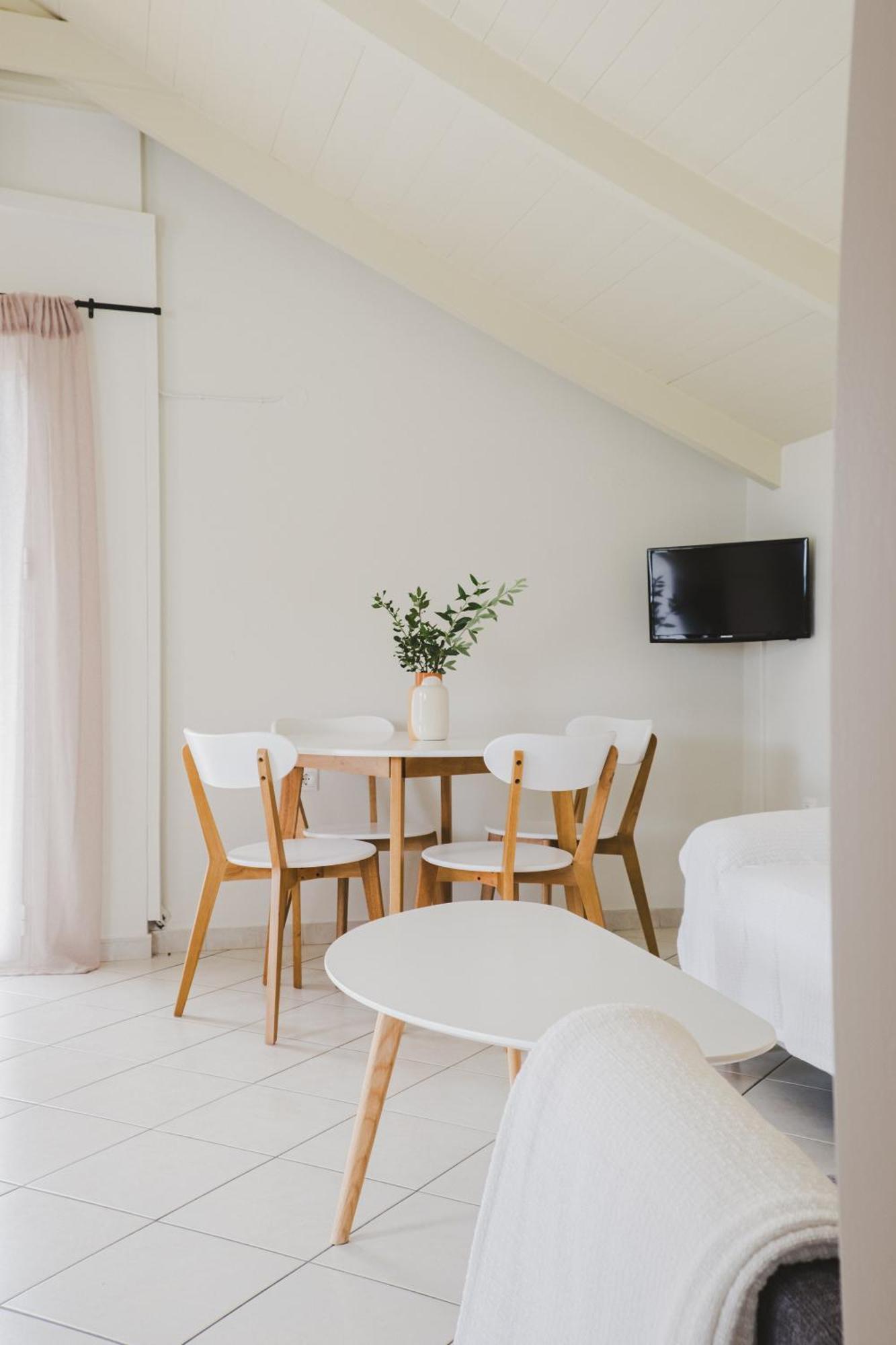 Blue House Apartments Vasilikí الغرفة الصورة